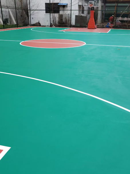 康保 球场长期使用易出现地面开裂